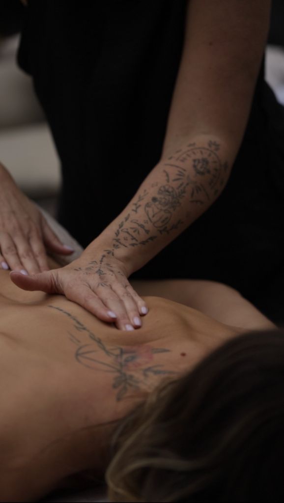 massage intuitif relaxant à Ecquevilly & Versailles dans les Yvelines